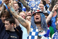 Як вболівальники рятують свої футбольні клуби