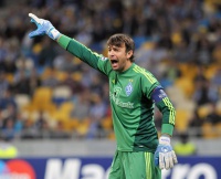 Шовковський проводить вечір понеділка з пивом і картоплею фрі