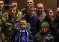 Ребров зустрівся з фартовими героями-десантниками