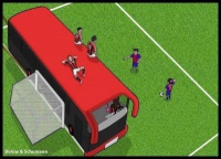 У другій лізі воротар вибив м'яч у тролейбус