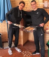 Динамівці: життя за межами поля