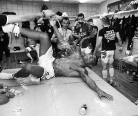 Як Шахов і Матос святкували завоювання Кубка Греції з тисячами вболівальників