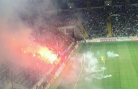 «Поверніть ненависть у футбол!». Що спровокувало агресію фанатів на Суперкубку в Одесі?