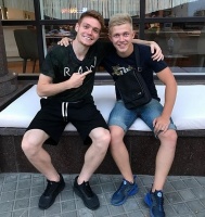 Динамівці: життя за межами поля