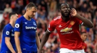 Манчестер Юнайтед закликав фанатів припинити співати про розмір пеніса Лукаку, бо «це расизм»
