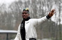 Перед матчами із Перу та Росією Погба пофарбував волосся в жовто-сині кольори 