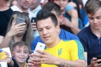 Ребров уже позаду. Топ-3 голи Євгена Коноплянки за збірну України