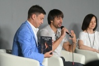  Олександр Шовковський: «Хоча я зараз не можу нічого утримати в своїй правій руці, жодна людина не пішла без автографа на книжці»