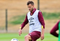 Як Ярмоленко освоюється у «Вест Хемі»: Андрій привчає одноклубників до Вєрки Сердючки