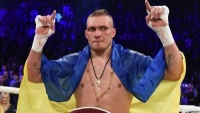 Київське «Динамо» привітало Олександра Усика із завоюванням титулу абсолютного чемпіона світу!