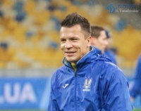 Євген Коноплянка розповів, що скучив за Україною, та спробував зазирнути у 2024 рік