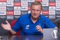 Чому Суркіс не звільняє Хацкевича