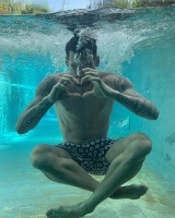 Гравці «Динамо» вміють відпочивати: від України до Мальдівів – райські фото, сексапільні красуні та відвертість