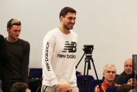 Голкипер «Динамо» получил подарок от Александра Усика