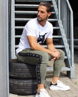 Порядний сім'янин, душа компанії, любитель собак: що постить в Instagram Фран Соль