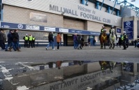 Фанати «Евертона» та «Міллволла» влаштували масову бійку