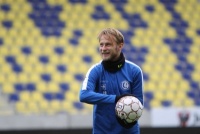 Безус запалює у вуличному футболі. Як футболіст збірної України грав з дітьми у дворі 