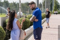 Кадар спілкується з Хацкевичем «мовою тіла»