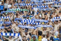 Ультрас «Динамо» собрались возле клубного стадиона киевлян. Они ждут Луческу