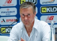 Александр Хацкевич: «Саня Алиев — молодец, не играет в футбол, а мешает играть»