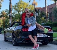 «Манчестер – синій». Зінченко не дозволяє своїй дівчині носити речі червоного кольору