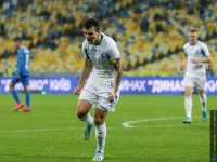 Помилка воротаря. Шапаренко подвоїв перевагу «Динамо» проти АЗ