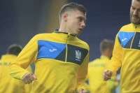 «Арсенал» купит Матвиенко, только если сумеет продать «Барселоне» Обамеянга