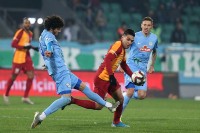 В Европе только две страны не остановили национальные чемпионаты