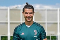 «Схвалюєте?»: Роналду феєрично змінив імідж після повернення в «Ювентус»