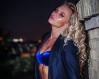 Сексуальная блондинка, которая торгует оружием и занимается восточными танцами. Как выглядит дочь Виктора Леоненко