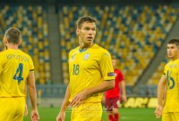 Сборная Украины с Тымчиком и Цыганковым отправилась в аэропорт Харькова