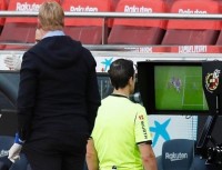 Домашний матч «Динамо» с «Барселоной» может пройти без Кумана - против тренера открыли дело 