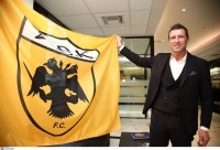 Чигринський та Шахов залишились без тренера – АЕК звільнив Карреру 