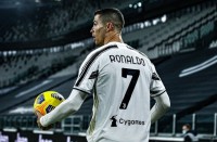 Пеле бьют! Рекорд короля футбола превзошел Роналду