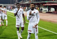 «Утром Аарон Бупендза проснулся Олегом Винником». Блогер - о форварде, которого сватают в «Динамо»