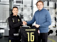 Официально. «Рух» подписал форварда сборной Узбекистана