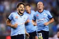 36-летний Нинкович продолжает забивать за «Сидней»