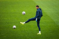 Один – в рамці, двоє – на банці. Хто буде № 1 збірної України на Євро-2020