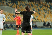 Українські арбітри вилетіли з першої категорії УЄФА. Один судить офіційні матчі в США