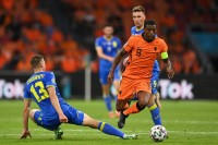 ​Динамовец Илья Забарный — лидер первого тура Евро по количеству успешных единоборств в обороне 