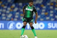 Защитник «Сассуоло» прилетел в Киев для подписания контракта с «Шахтером»