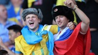 Вболівальники збірної України побили російського провокатора під час матчу зі Швецією