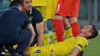 «Почувствовал, что колено «ушло» назад». Кривцов прокомментировал травму в матче с Англией