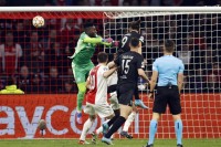 Яремчук допоміг «Бенфіці» вибити «Аякс», «Манчестер Юнайтед» програв «Атлетіко» - відеоогляд матчів Ліги чемпіонів