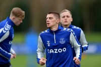 Миколенко: «Ван де Бек сказав, що вони з батьком хочуть винайняти будинок для біженців з України»