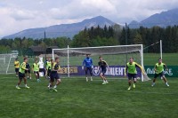 Новини з табору збірної України: вітання нашим захисникам, робота над специфічними елементами гри та збори до Німеччини