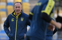 «Перепрошити Зінченка, Маліновського чи Ярмоленка грати в «бий-біжи» важко». Блогер порівняв тактики Петракова та Шевченка