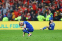 Емоції та сльози футболістів збірної України після поразки від Уельсу - відео