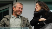 Багаторічна помічниця Абрамовича покинула «Челсі». Новий власник стане в.о. директора