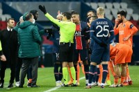 Топ-8 матчів, які були перервані та дограні